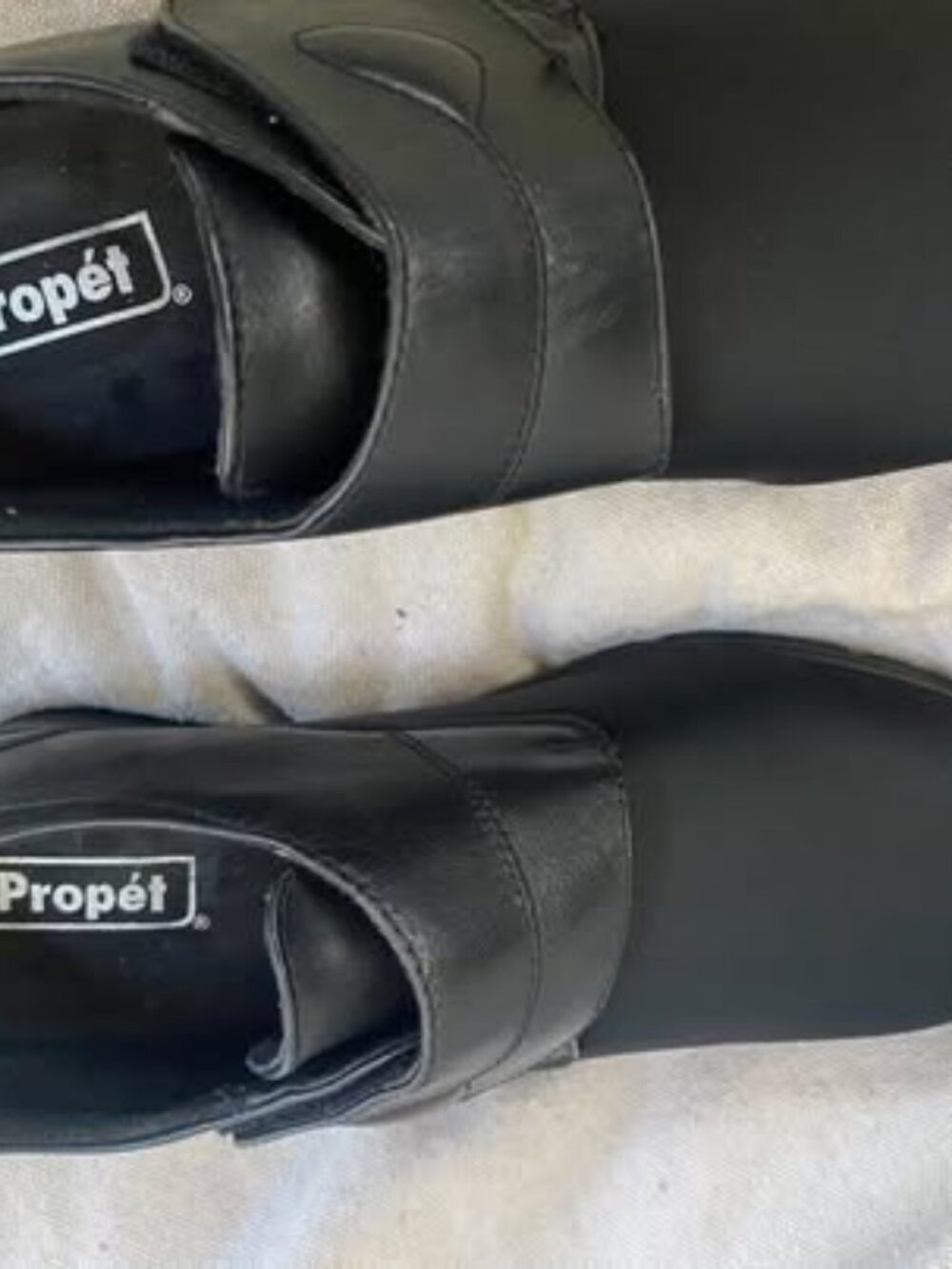 Nice X wide (2E) 8.5 black Propet shoes - leather and stretch. Like new!